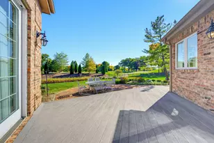 8434 S Fountain Ct, Franklin, WI 53132 - Photo 26