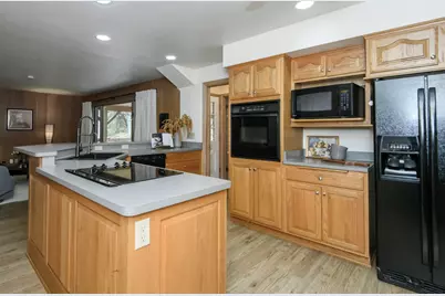 4119 S Barland Ave, Saint Francis, WI 53235 - Photo 10