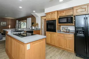 4119 S Barland Ave, Saint Francis, WI 53235 - Photo 10