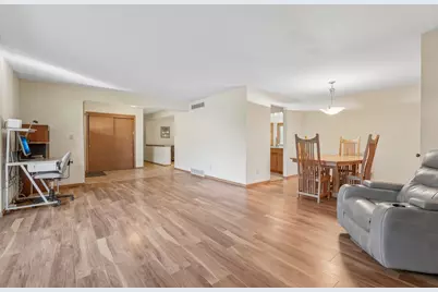 4595  Parkhurst Dr, Brookfield, WI 53045 - Photo 6