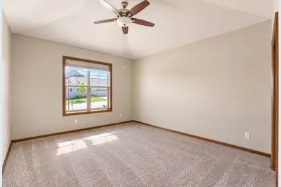 3506  Hawthorn Hill Dr, Waukesha, WI 53188 - Photo 18