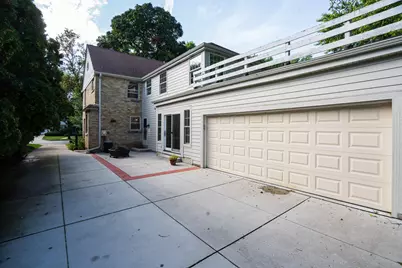 2630 N 88th St, Wauwatosa, WI 53226 - Photo 26