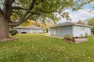 1104 N Bel Ayr Dr, Waukesha, WI 53188 - Photo 28
