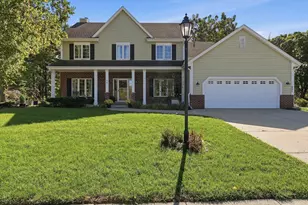 661 Cassie Lynn Ln, Oconomowoc, WI 53066 - Photo 1