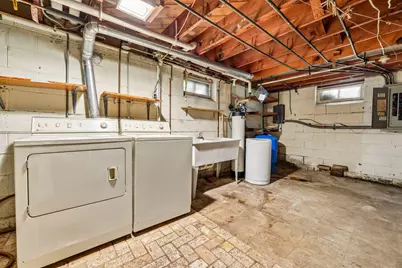 3307 W Hickory Rd, Mequon, WI 53092 - Photo 52