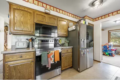 1700  Mohawk Ln, Waukesha, WI 53186 - Photo 8