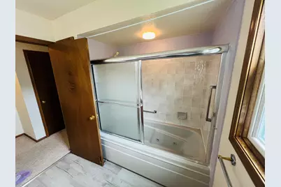 8815 S Castle Ct, Franklin, WI 53132 - Photo 26
