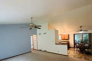8815 S Castle Ct, Franklin, WI 53132 - Photo 6
