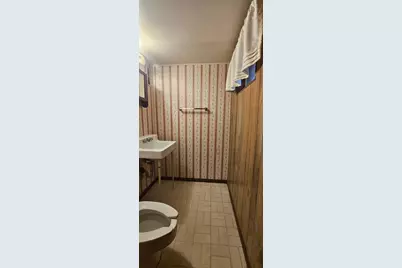 1967 S 71st St, West Allis, WI 53219 - Photo 18