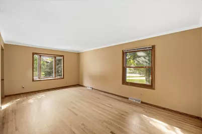 1608  Willow Ct, Grafton, WI 53024 - Photo 8