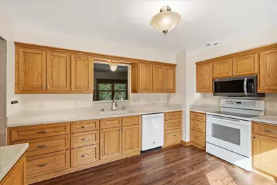 1608  Willow Ct, Grafton, WI 53024 - Photo 4