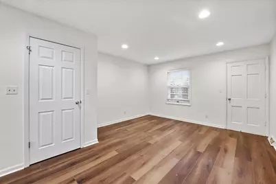 1123 S Utica Rd, Summit, WI 53066 - Photo 20
