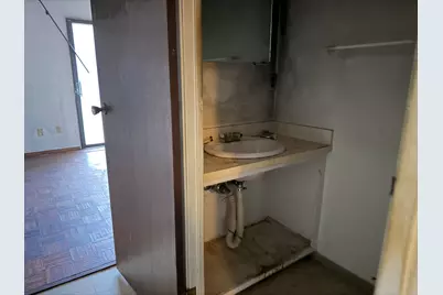 1651 W Edgerton Ave #H, Milwaukee, WI 53221 - Photo 12