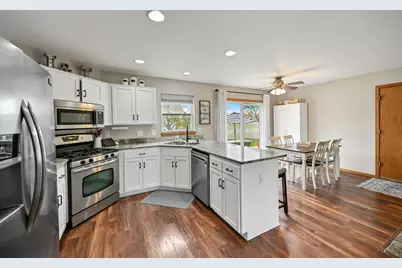1901  Penhurst Way, Waukesha, WI 53186 - Photo 8