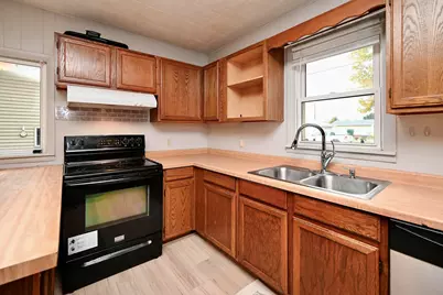 1101  7th St, Winona, MN 55987 - Photo 6