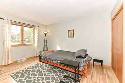 1426  Greenbrier Ln, Mequon, WI 53092 - Photo 20