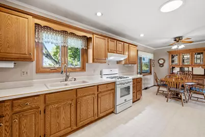 4824 N Parke Ridge Ln, Sheboygan, WI 53083 - Photo 4