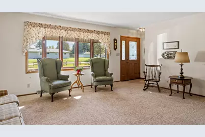 4824 N Parke Ridge Ln, Sheboygan, WI 53083 - Photo 8