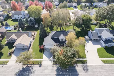 713  Willow Creek Pkwy, Watertown, WI 53094 - Photo 4