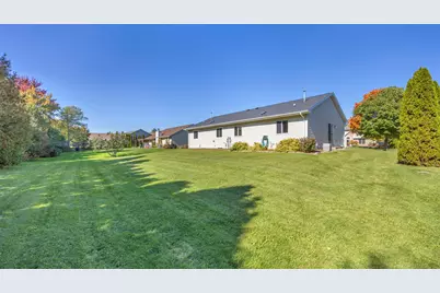 435  Birch Tree Ave, Cedar Grove, WI 53013 - Photo 6