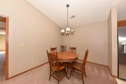 252  Bur Oak Ln #D, Grafton, WI 53024 - Photo 8