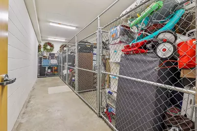 1522 N Prospect Ave #704, Milwaukee, WI 53202 - Photo 30