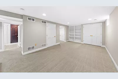2237  Lefeber Ave, Wauwatosa, WI 53213 - Photo 24