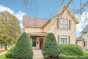 300 Edward St, Burlington, WI 53105 - Photo 2