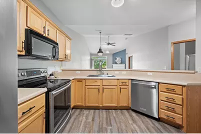 758  Bridlewood Dr #H, Hartford, WI 53027 - Photo 16