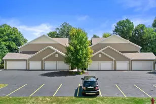 758 Bridlewood Dr, Hartford, WI 53027 - Photo 6