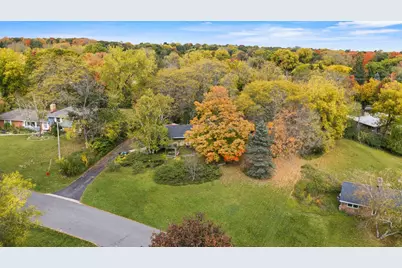 18310  Benington Dr, Brookfield, WI 53045 - Photo 2
