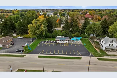 675  Grand Ave, Hartford, WI 53027 - Photo 8