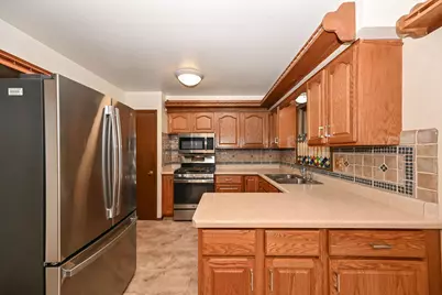 5435 S 6th St, Milwaukee, WI 53221 - Photo 12