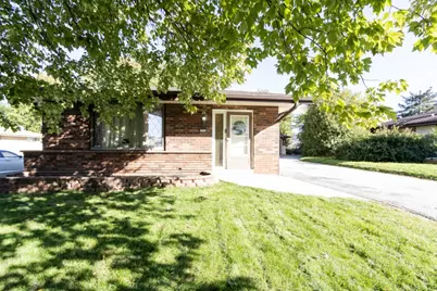 5314 W Allerton Ave, Greenfield, WI 53220 - Photo 2