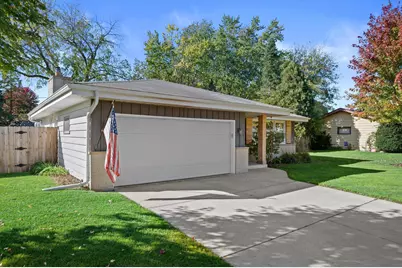 1916  Chapman Dr, Waukesha, WI 53189 - Photo 2