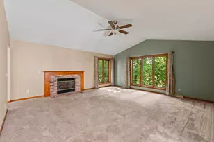 5510 Maple Rd, West Bend, WI 53095 - Photo 10