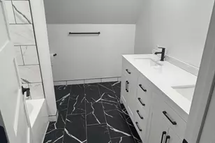 4254 S Whitnall Ave, Milwaukee, WI 53207 - Photo 6
