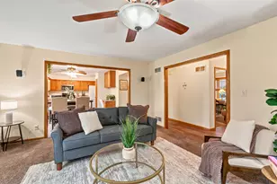 7856 S Victory Creek Ct, Franklin, WI 53132 - Photo 2