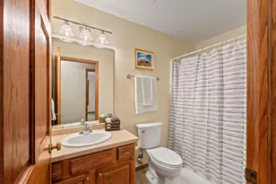 7856 S Victory Creek Ct, Franklin, WI 53132 - Photo 14