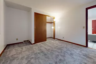 11255 W Mayers Dr, Franklin, WI 53132 - Photo 10