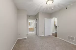 6995 S Riverwood Blvd, Franklin, WI 53132 - Photo 12