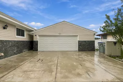1500 W Clayton Crest Ave, Milwaukee, WI 53221 - Photo 6