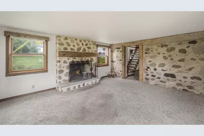 4307 W Grace Ave, Mequon, WI 53092 - Photo 4