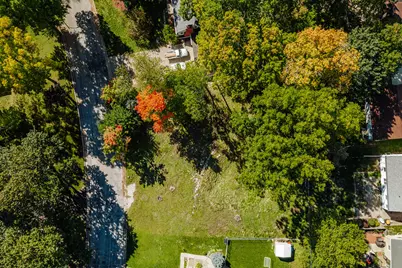 11732 W Martha Dr, Wauwatosa, WI 53226 - Photo 10
