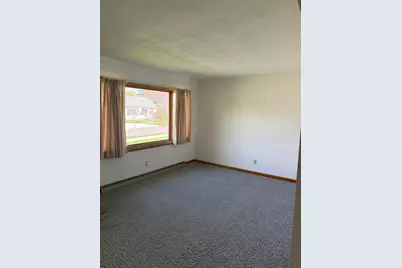 210 E 14th St, Marshfield, WI 54449 - Photo 4