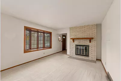 W174N9359  Devon Wood Rd, Menomonee Falls, WI 53051 - Photo 4