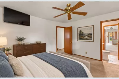 W174N9359  Devon Wood Rd, Menomonee Falls, WI 53051 - Photo 10