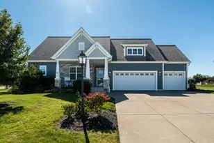 8211 W Highlander Dr, Mequon, WI 53097 - Photo 1