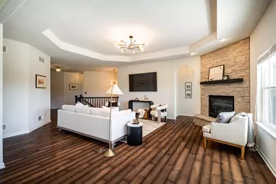 8211 W Highlander Dr, Mequon, WI 53097 - Photo 4