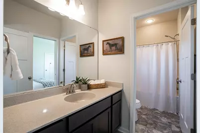 8211 W Highlander Dr, Mequon, WI 53097 - Photo 32